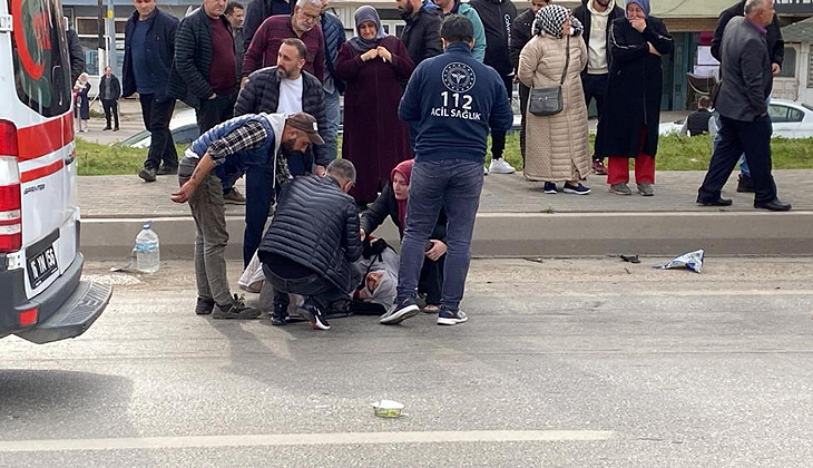 Bursa’da otomobil motosiklete çarptı: 3 yaralı
