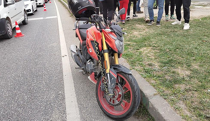 Bursa’da korkutan kaza! Motosiklet yayaya çarptı: 2 yaralı