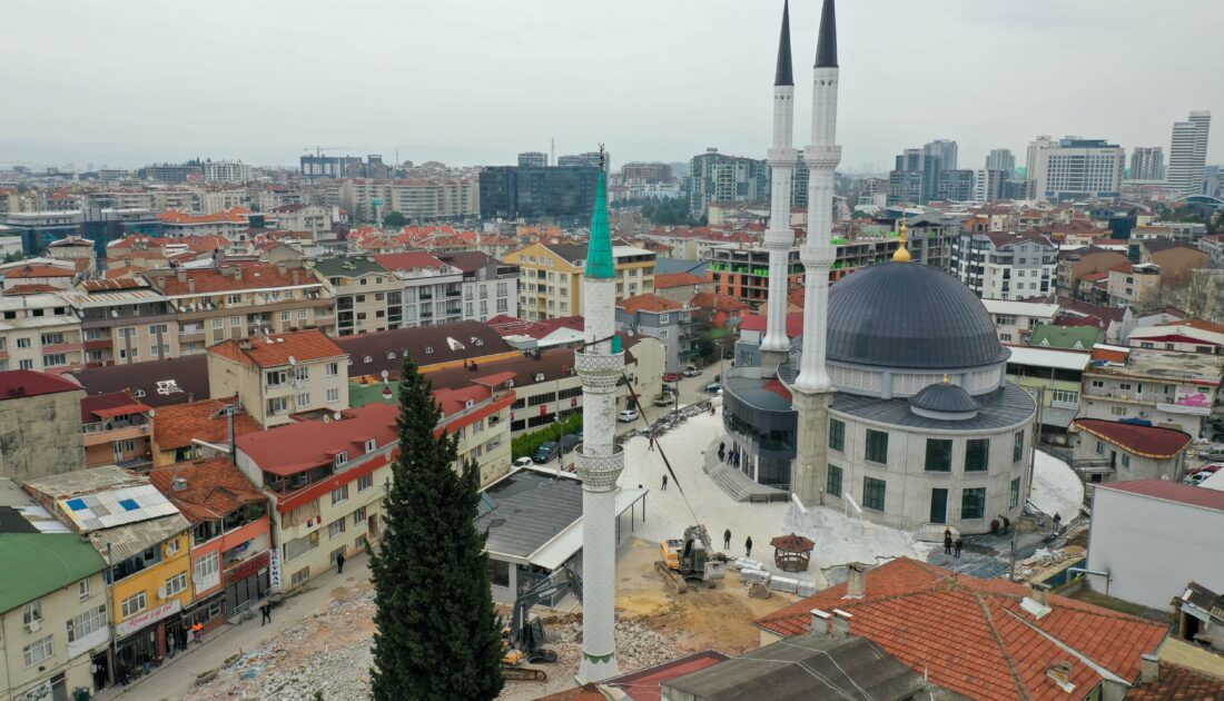 Bursa’da camiinin yenisi yapılınca eskisi böyle yıkıldı