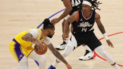 NBA’de Los Angeles derbisinin kazananı Lakers oldu