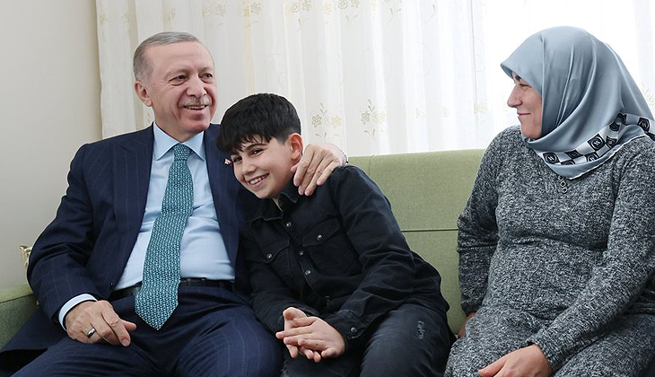 Erdoğan, depremzede aileyle bir araya geldi