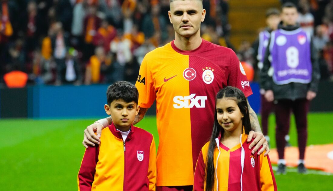 Semih Ege, Icardi ile seremoniye çıktı
