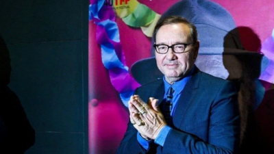 Taciz suçlamalarından aklanan Kevin Spacey yapım şirketine 1 milyon dolar ödeyecek