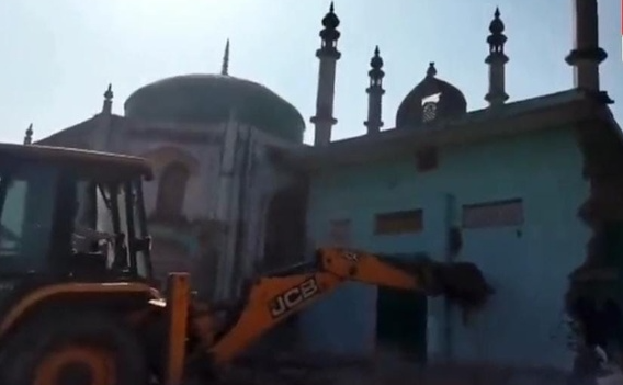 Hindistan’da cami yıkımına karşı çıkan olaylarda 4 kişi öldü