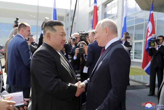 Putin’den Kim Jong-Un’a “araba” hediyesi