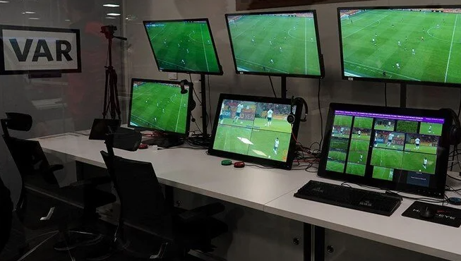 ‘Hakemlerin telefonla VAR Merkezi’ne girmeleri yasaktır’