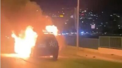 Bursa’da seyir halindeki otomobil alev topuna döndü