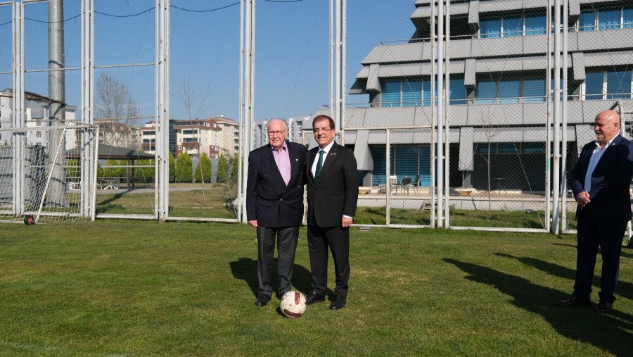 Yeniden Refah Bursa Adayı Yalçın’dan Bursaspor’a ziyaret