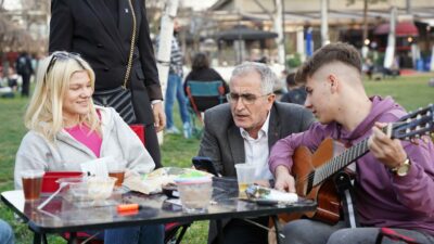 AK Parti Nilüfer Belediye Başkan adayı Çolak’ın teknoloji ve müzik sohbeti