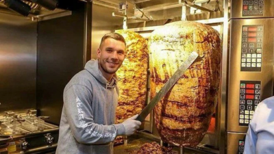‘Döner kralı’ futbolcu servetine servet kattı