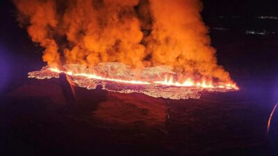 İzlanda’da yanardağ bir kez daha lav ve kül püskürttü