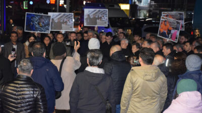 CHP Bursa’da saat 04.07’de meydanlardaydı