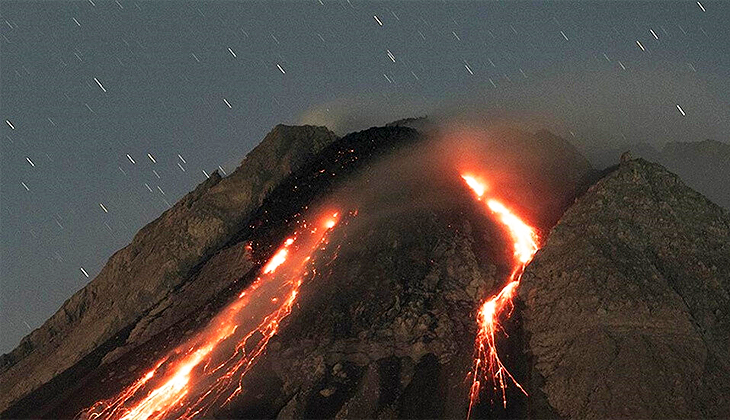 Japonya’daki Sakurajima Yanardağı patladı