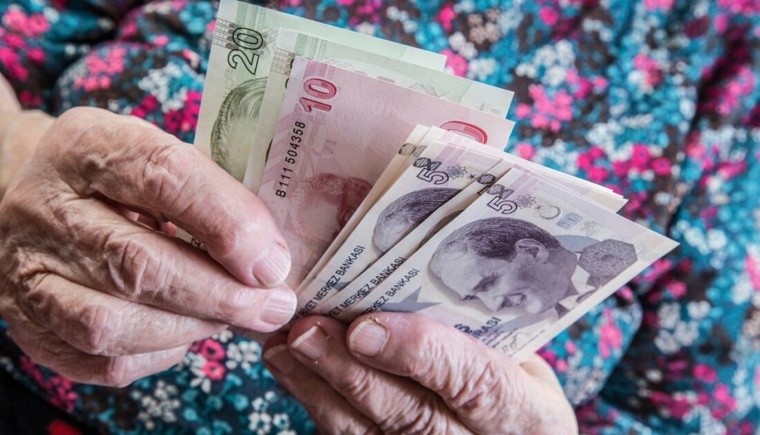 Emekliye 3 bin lira ikramiye | Meclis’te kabul edildi