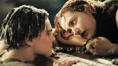 Titanik filminde Rose’u hayatta tutan kapı 718 bin dolara satıldı