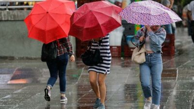 Sağanak, fırtına ve toz taşınımı… Meteoroloji il il uyardı!