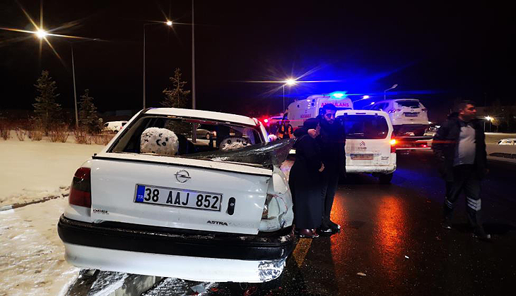 Erzurum’da buzlanma ve kar yağışı kazalara neden oldu