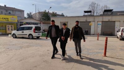 Bursa’da genç 3.5 milyonluk sazan sarmalı taktiğiyle dolandırdı