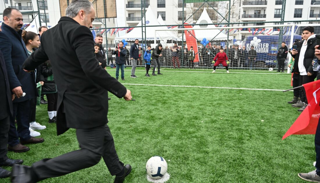 Büyükşehir’den Nilüfer’e futbol sahası