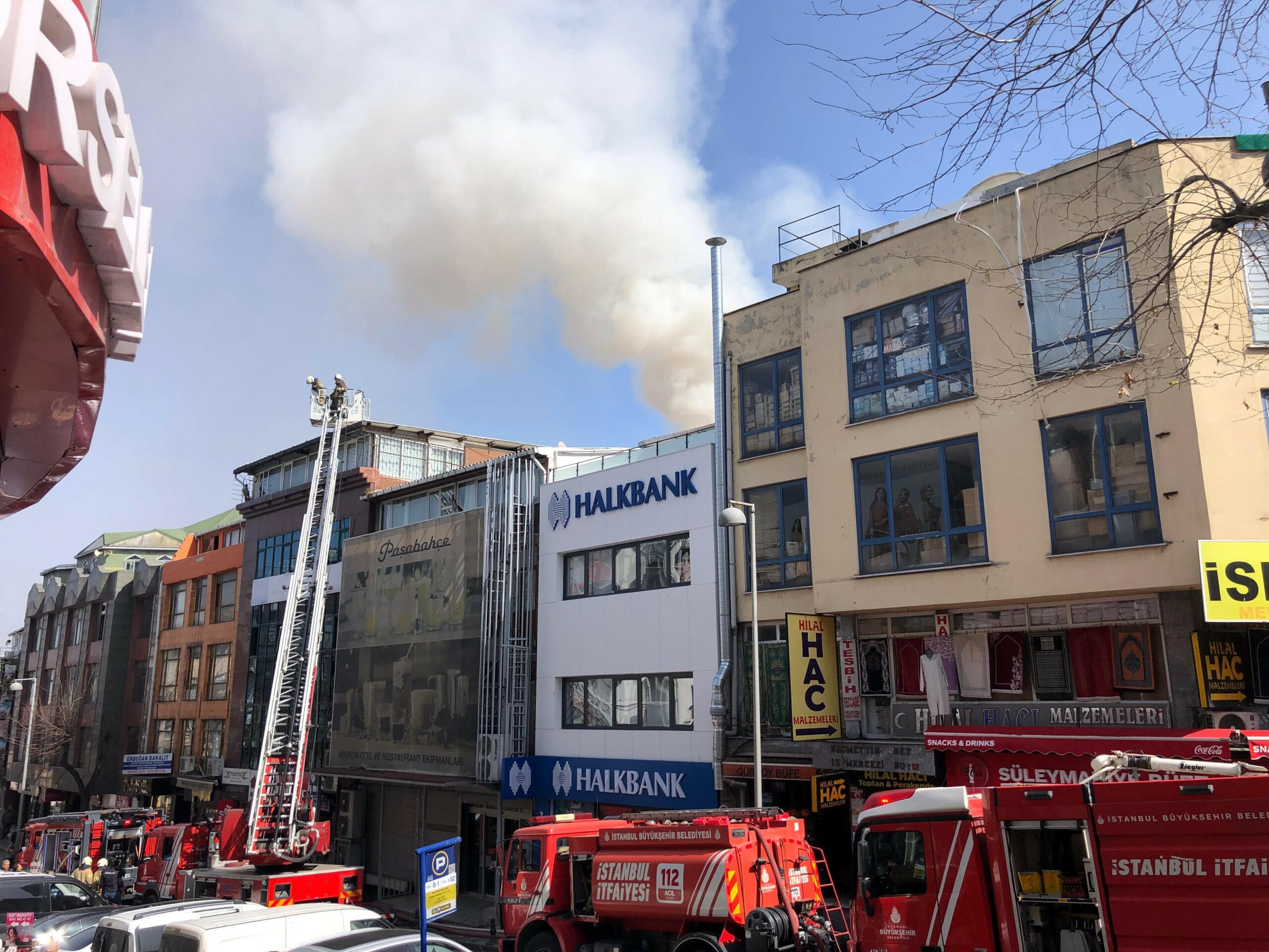 6 katlı iş merkezinin deposunda korkutan yangın