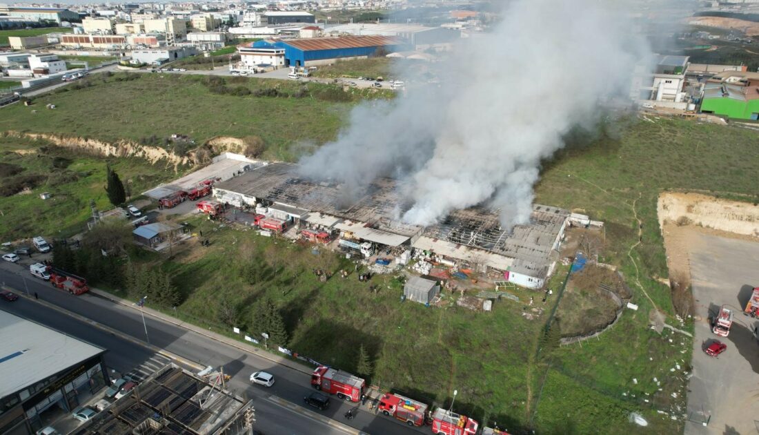 Tuzla’da boya fabrikasında yangın