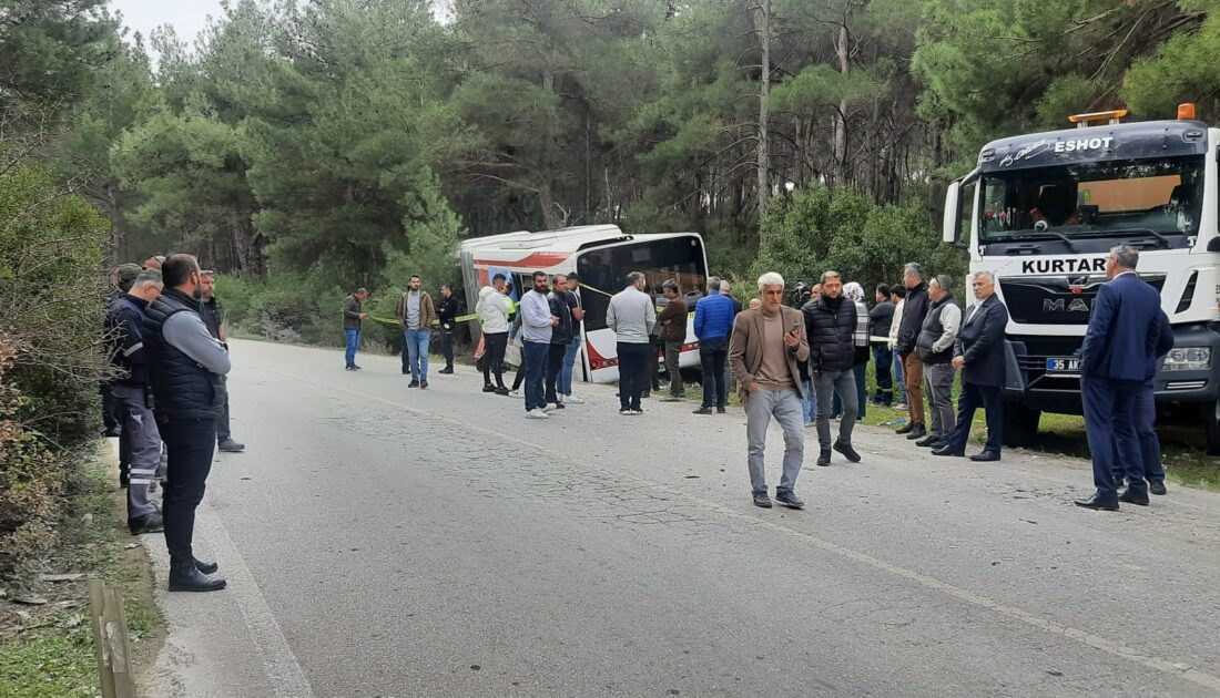 Belediye otobüsüne TIR çarptı: 1 ölü, 4 yaralı