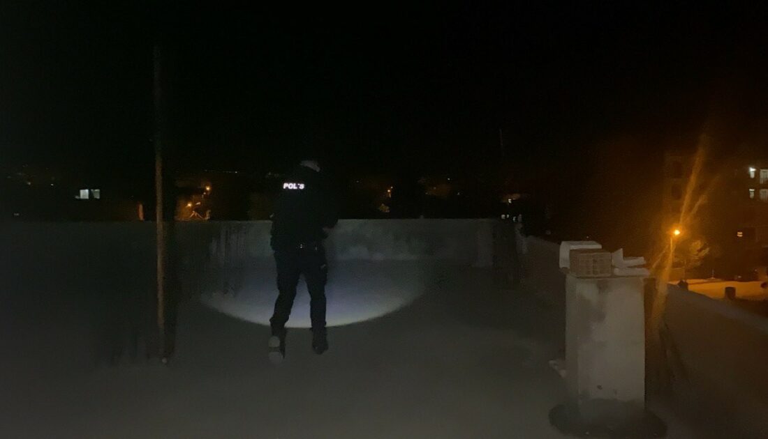 Boş binada yanıp sönen ışıklar korkuttu