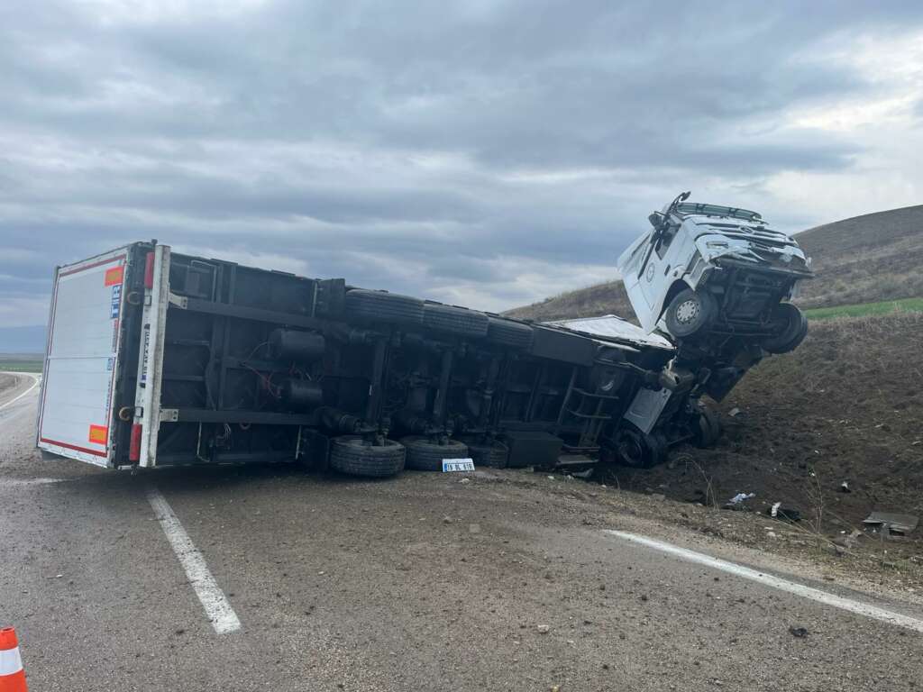 TIR devrildi, kupası şahlandı