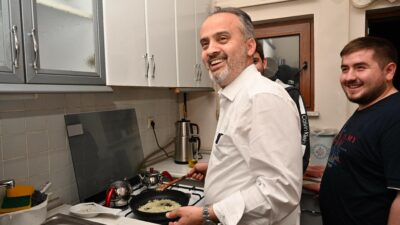 Sahurda menemen Başkan Aktaş’tan