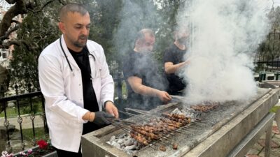 Ramazan’da huzurevi sakinleri ve şehit aileleri unutulmadı