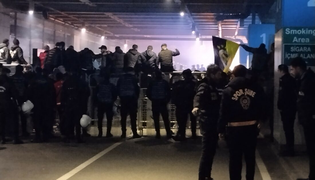 Fenerbahçe kafilesini taşıyan uçak Sabiha Gökçen Havalimanı’na indi Fenerbahçe kafilesini taşıyan uçak Sabiha Gökçen Havalimanı’na indi