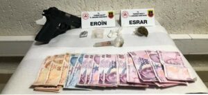 Jandarma uyuşturucuya geçit vermiyor: 13 gözaltı