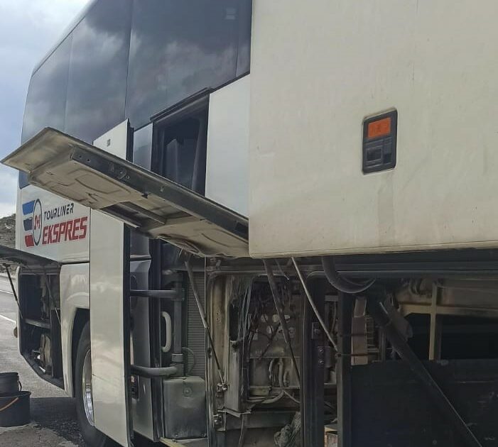 Yolcu otobüsündeki yangın büyümeden söndürüldü