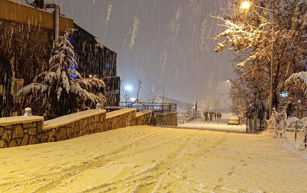 Van’da Mart ayında lapa lapa kar yağdı