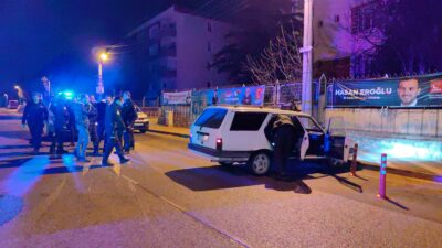 Bursa’da ehliyetsiz sürücü babasından kaçırdığı araçla polisten kaçamadı