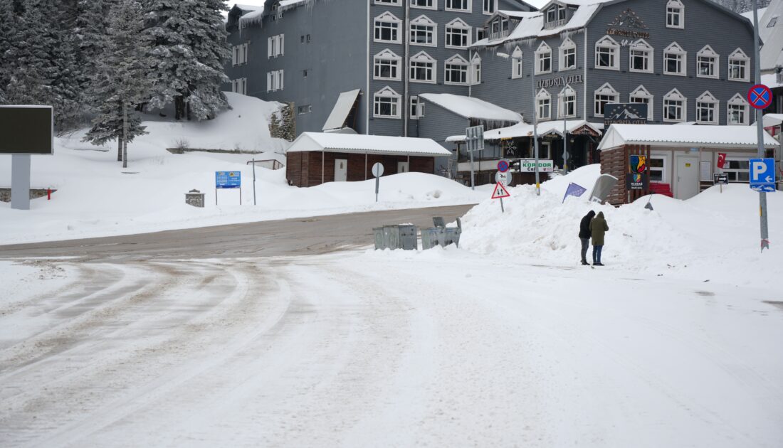 Uludağ’da kayak sezonu kapandı, pistler bomboş kaldı
