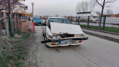 Bursa’da iki otomobil kafa kafaya çarpıştı! Çok sayıda yaralı