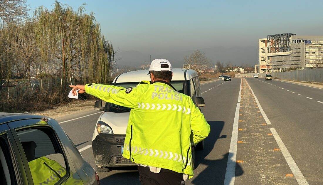 Denetimlerde 122 araç trafikten men edildi