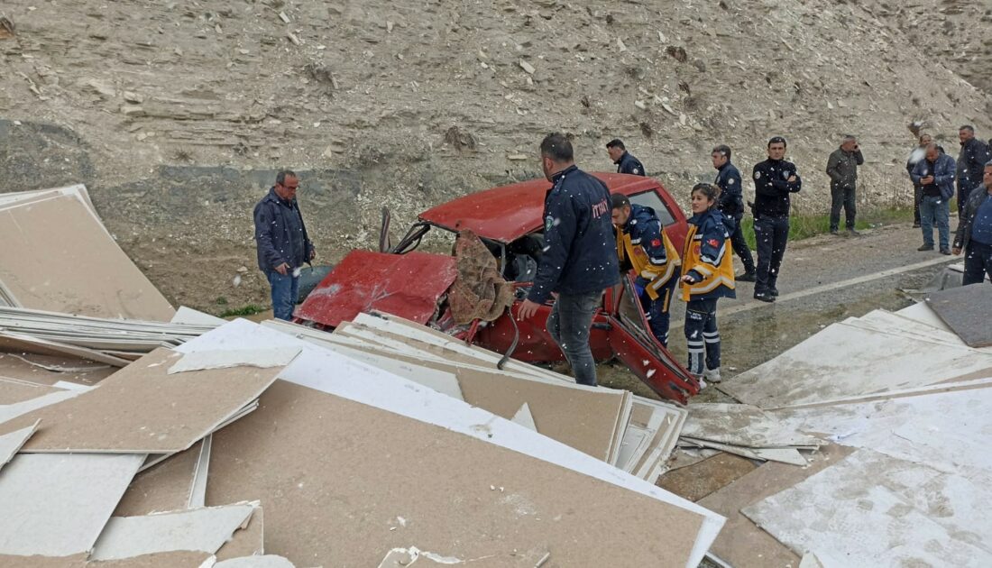 Sivas’ta tır otomobille çarpıştı: 1 ölü, 3 yaralı