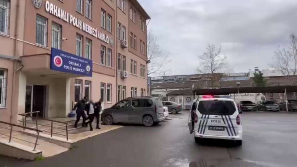 Dur ihtarına uymayarak polise çarpan şüpheli tutuklandı