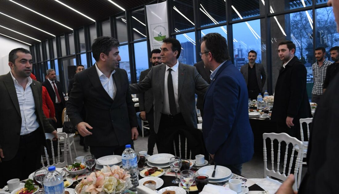 Başkan Dündar’ın MHP teşkilatıyla iftar yemeğinde buluştu