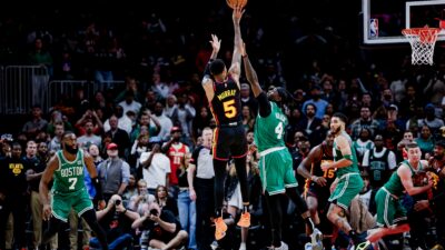 Atlanta Hawks on saniye basketiyle kazandı