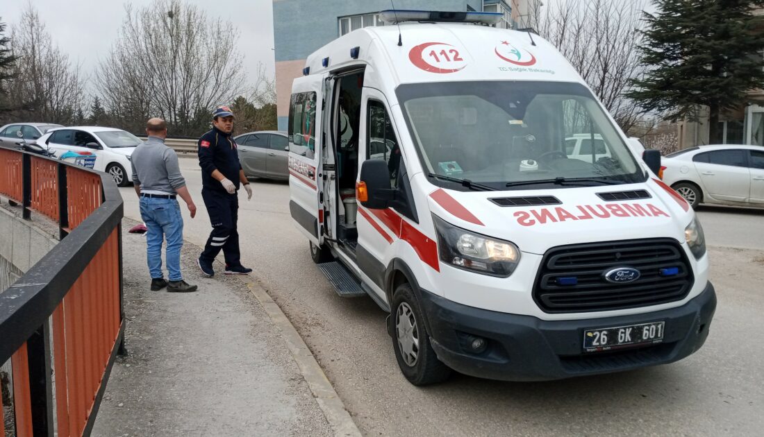 Yaralanan alkollü engelli sürücü sağlık personellerine zorluk çıkarttı