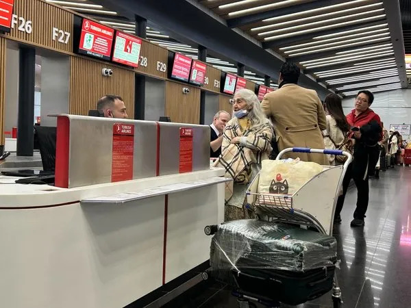 İran vatandaşı akademisyen İstanbul Havalimanı’nda yaşıyor