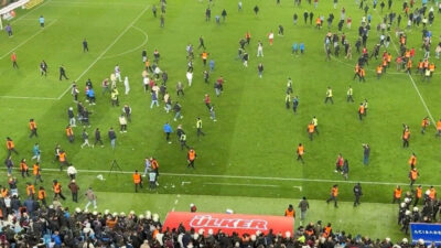 Trabzonspor-Fenerbahçe maçı dünya basınında! Rezalet sınırları aştı…