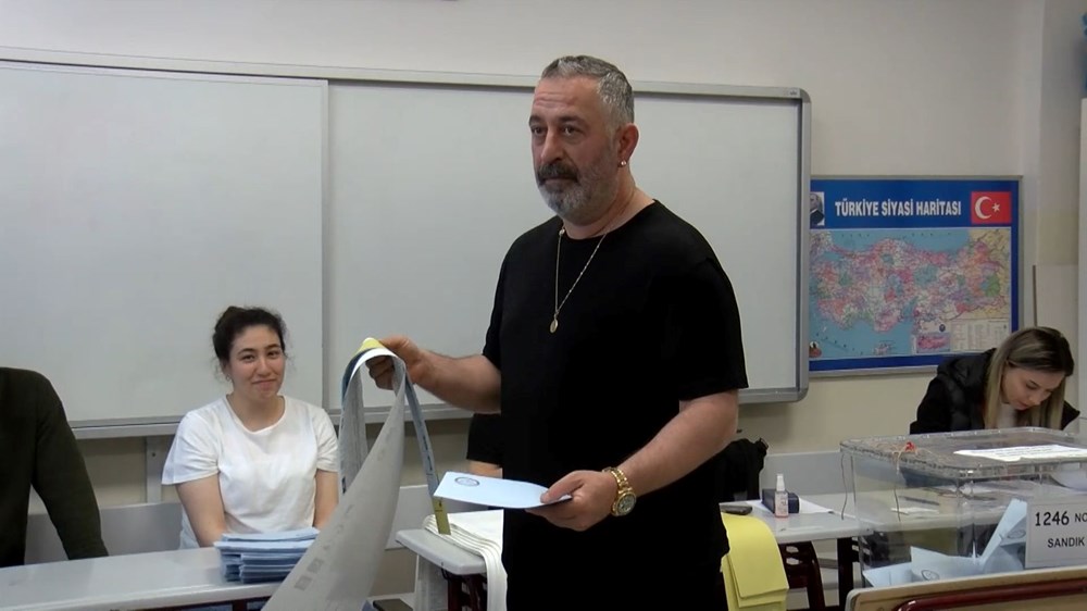 Ünlü isimler oylarını böyle kullandı