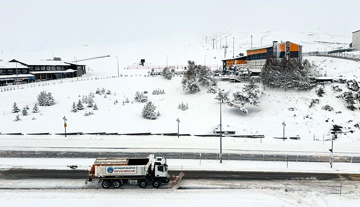 Erciyes’te kar ve sis etkili oldu