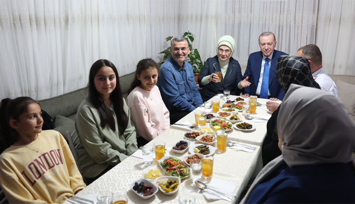 Erdoğan çifti, iftarda Taş ailesine misafir oldu