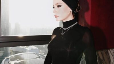Serenay Sarıkaya Seul’da: Tarzı çok konuşuldu