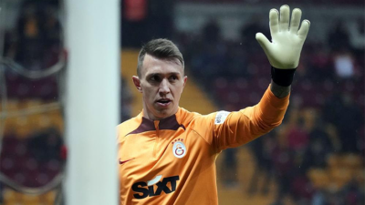 Muslera’dan Süper Lig’de 4. kez ‘dalya’